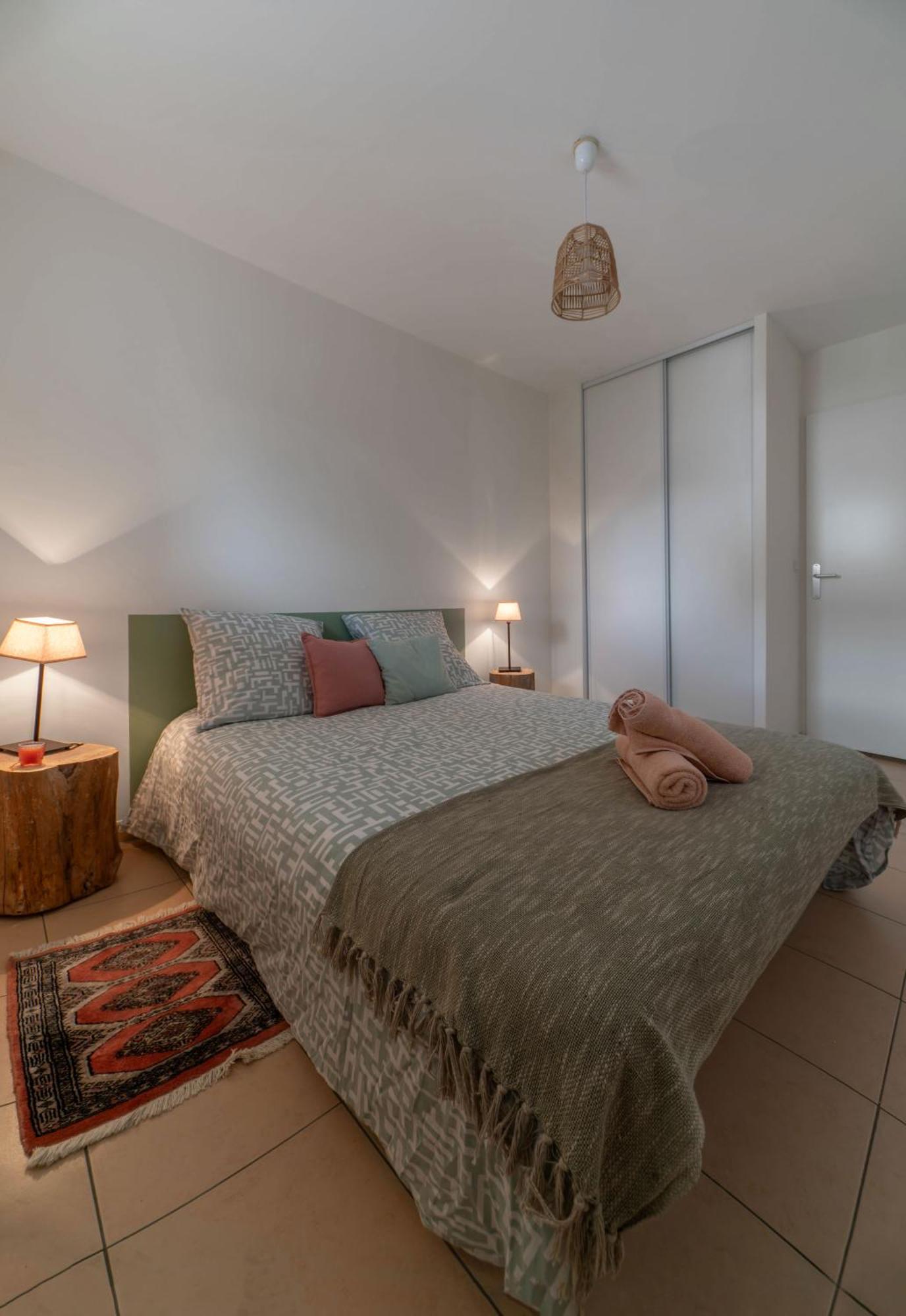L'Eugenie - Appartement Design & Confort En Centre-Ville 비시 외부 사진